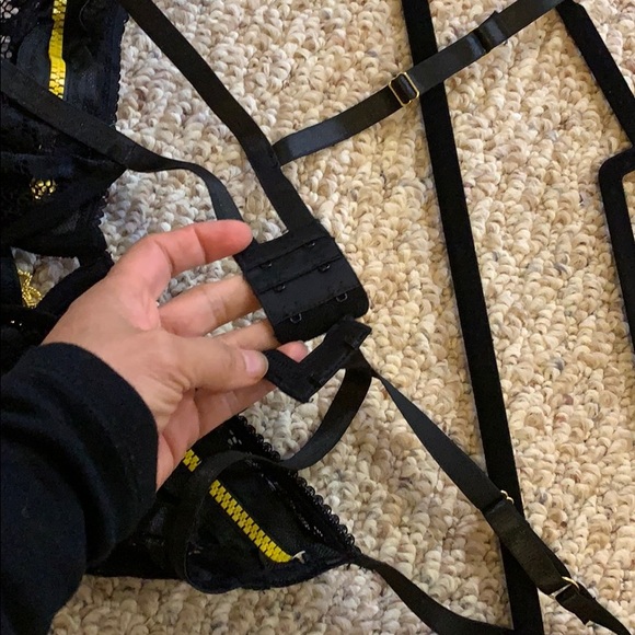 Floral gorgeous lace teddy - Picture 6 of 6